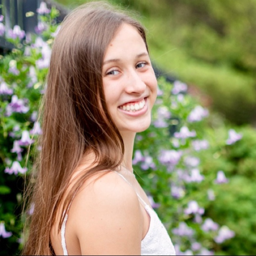 Meet your Posher, Maeve